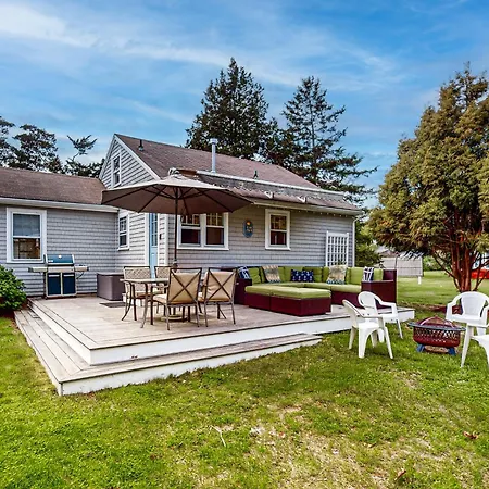 Villa Pocasset Heights Hideaway
